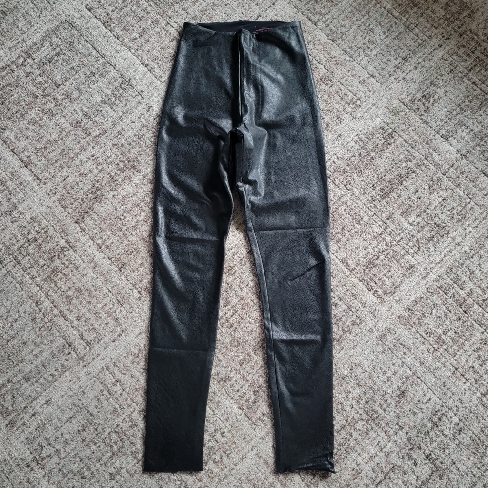 Commando Perfect Control Stretch Faux Leather Leg… - image 5